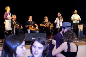 Roule et fermer derrière